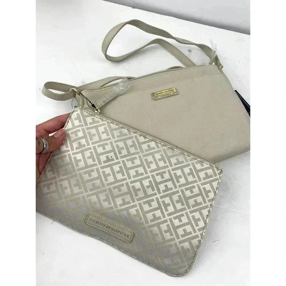 Tommy Hilfiger Beige Pebble Leather Crossbody Purse with Pouch Twice as Nice - Picture 2 of 16